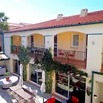 Logis Les Ii Mas - Perpignan Sud 3*