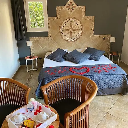 Logis Les Ii Mas - Perpignan Sud 3* Cabestany