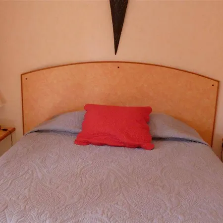 Logis Les Ii Mas - Perpignan Sud Hotel
