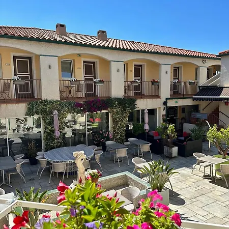 Hotel Logis Les Ii Mas - Perpignan Sud 3*