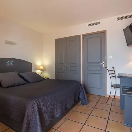 Logis Les Ii Mas - Perpignan Sud 3*