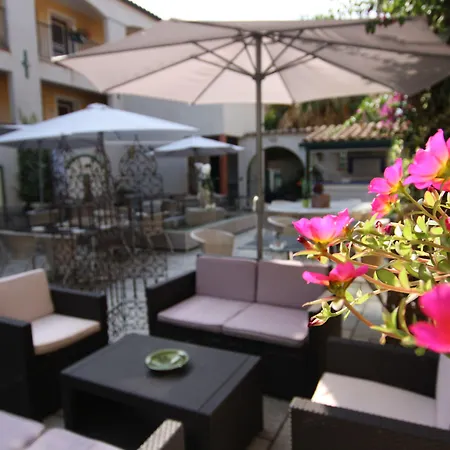 Logis Les Ii Mas - Perpignan Sud Hotel