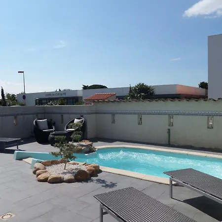 Hotel Logis Les Ii Mas - Perpignan Sud 3*