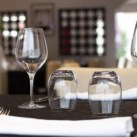 Hotel Logis Les Ii Mas - Perpignan Sud Cabestany