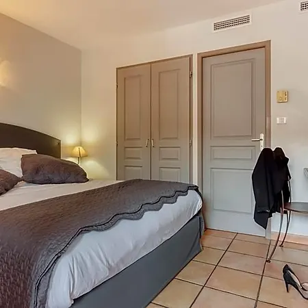 Logis Les Ii Mas - Perpignan Sud Hotel 3*
