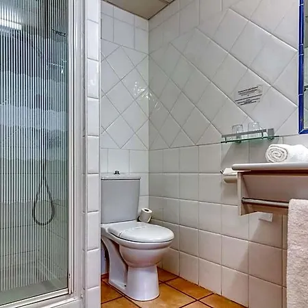 Hotel Logis Les Ii Mas - Perpignan Sud Cabestany