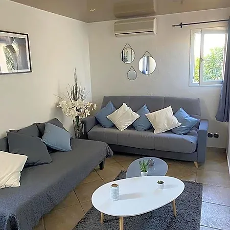 Hotel Logis Les Ii Mas - Perpignan Sud 3*