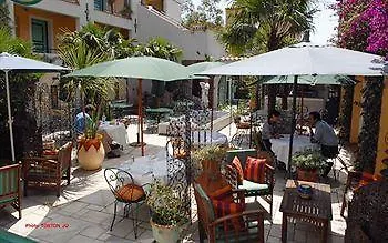 Logis Les Ii Mas - Perpignan Sud 3*