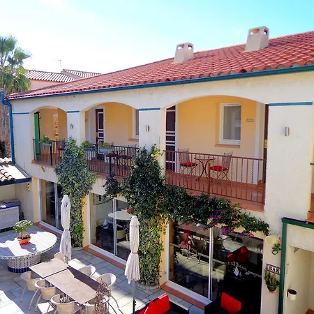 Logis Les Ii Mas - Perpignan Sud 3*