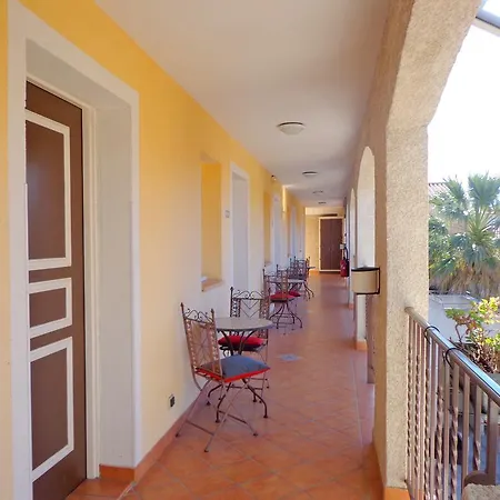 Logis Les Ii Mas - Perpignan Sud