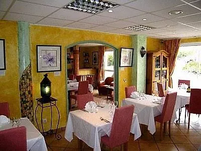 Logis Les Ii Mas - Perpignan Sud Hotel Cabestany