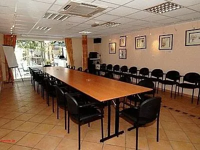 Logis Les Ii Mas - Perpignan Sud
