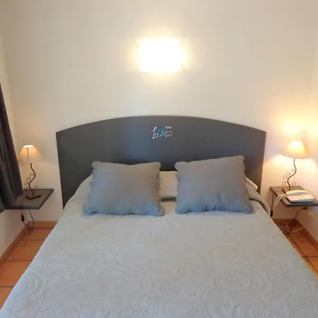 Hotel Logis Les Ii Mas - Perpignan Sud Cabestany
