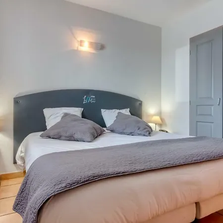 Logis Les Ii Mas - Perpignan Sud Hotel